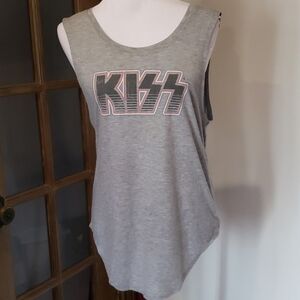 𝅺kiss Tank Top NWOT